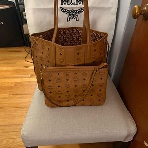 MCM Liz reversible shopper size mediumm